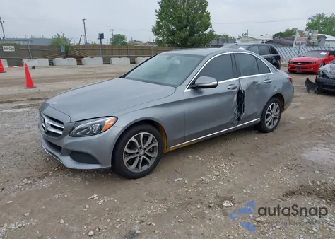 2015 Mercedes-Benz C 300 4Matic/Luxury 4Matic/Sport 4Matic из США, поврежденный, VIN 55SWF4KB7FU033536